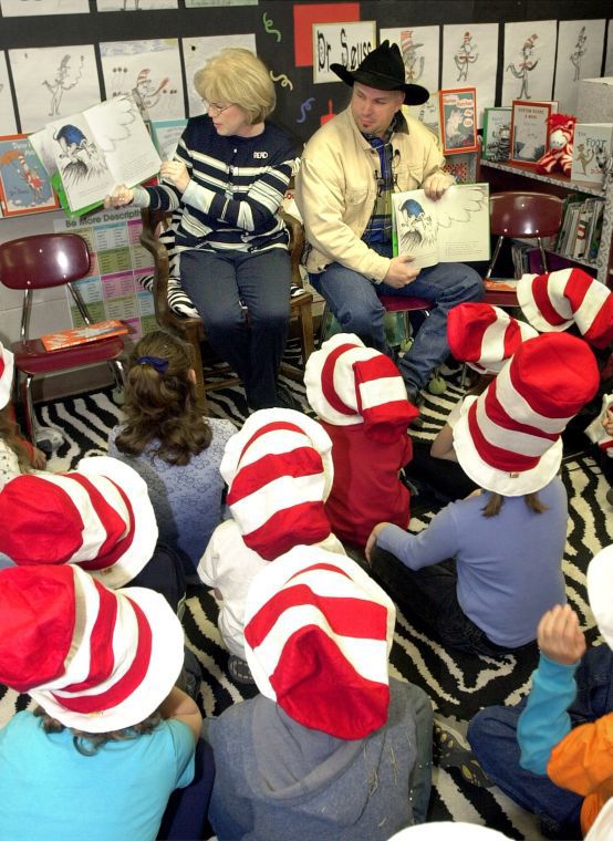 Garth Brooks reading to Claremore kids in 2002